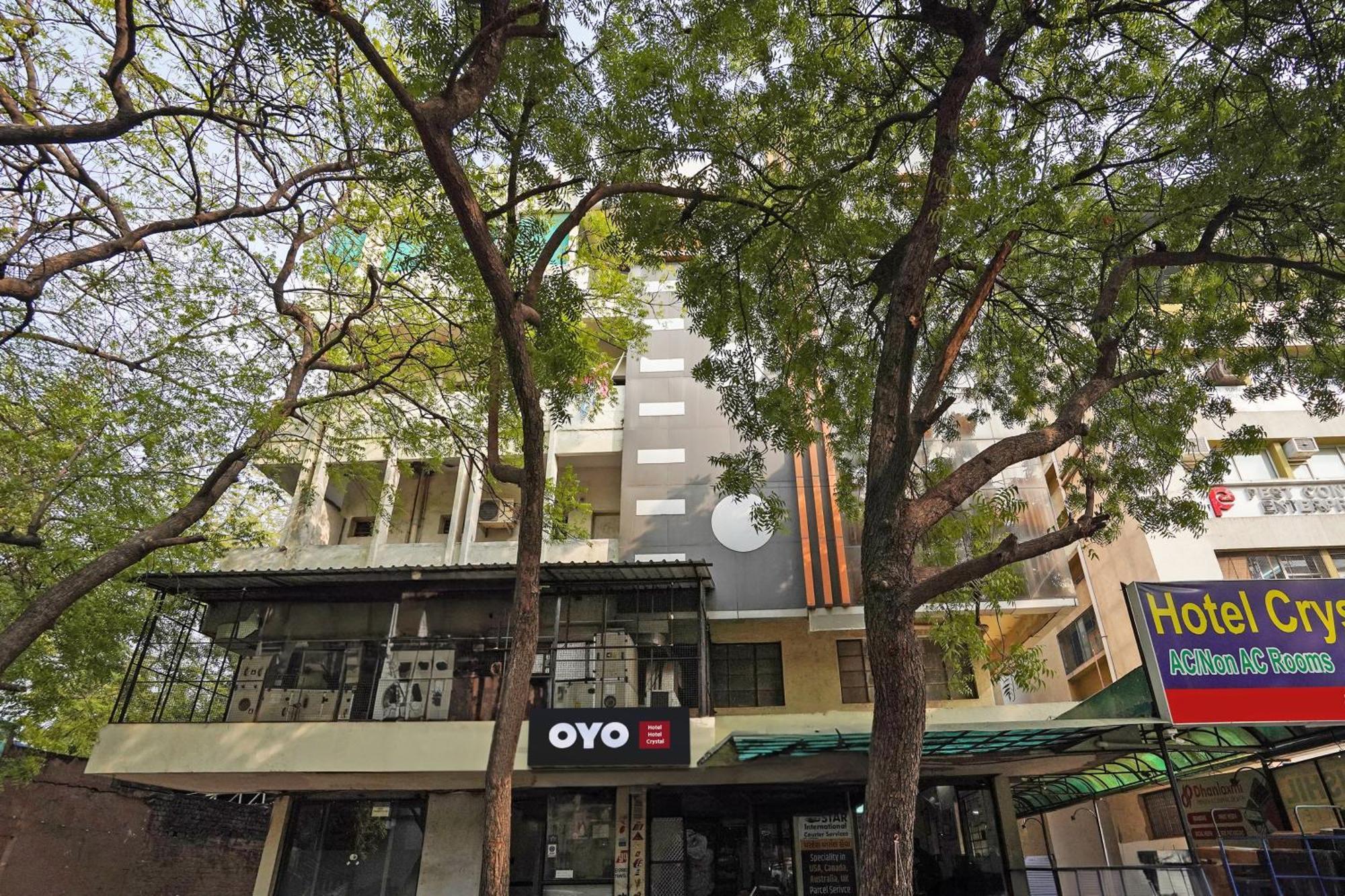 Hotel O Crystal 아흐메다바드 외부 사진